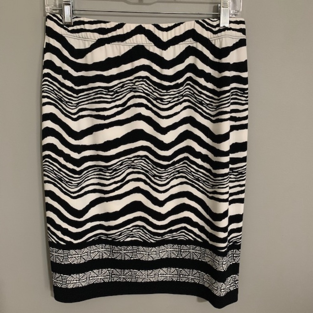 Chico's Black and White Wave Pattern Pencil Skirt